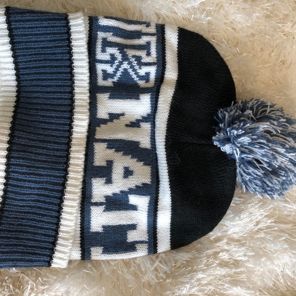 Victoria's Secret PINK pom pom hat